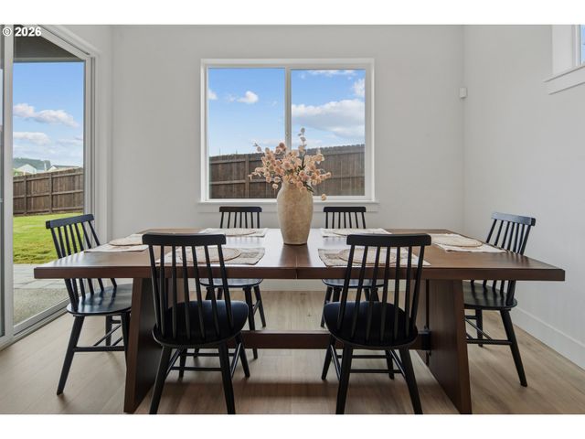 12230 Sw TRASK St, Beaverton, OR 97007