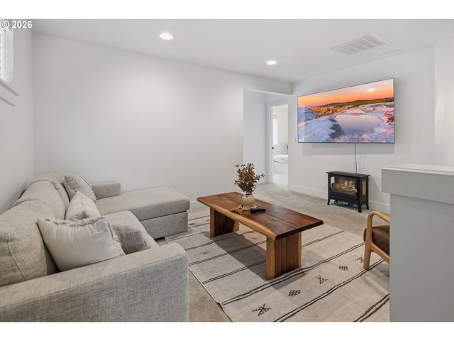 12230 Sw TRASK St, Beaverton, OR 97007