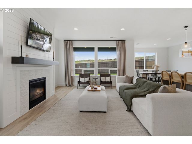 12230 Sw TRASK St, Beaverton, OR 97007