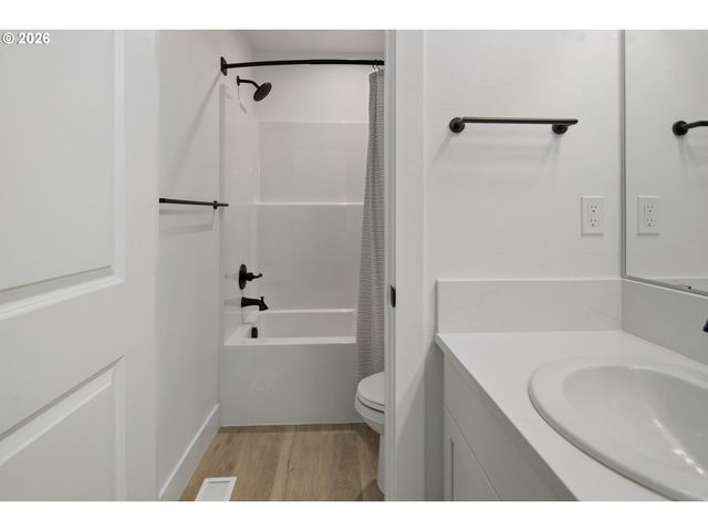 12230 Sw TRASK St, Beaverton, OR 97007