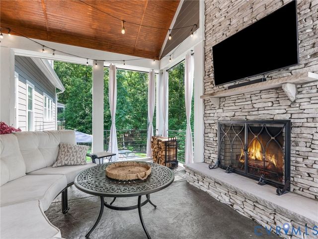 14807 Michaux Valley Cir, Midlothian, VA 23113
