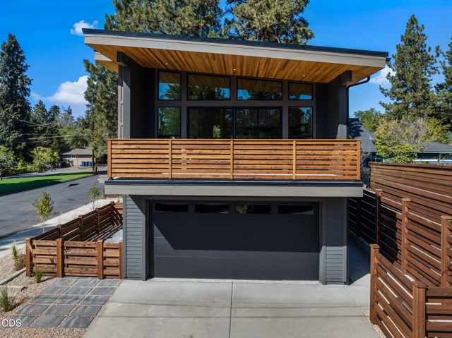 1530 NE 6th Street, Bend, OR 97701