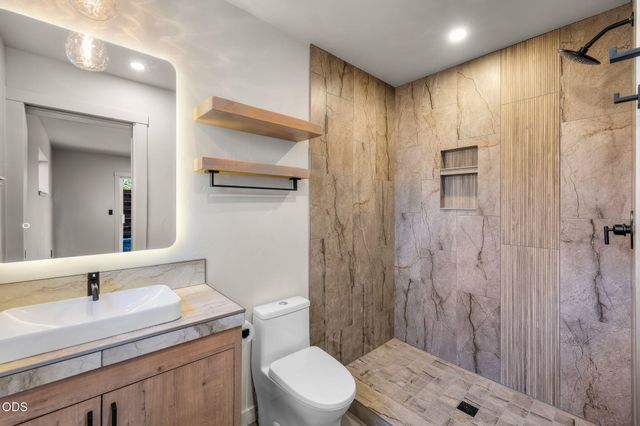 1530 NE 6th Street, Bend, OR 97701