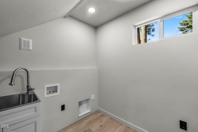 1530 NE 6th Street, Bend, OR 97701