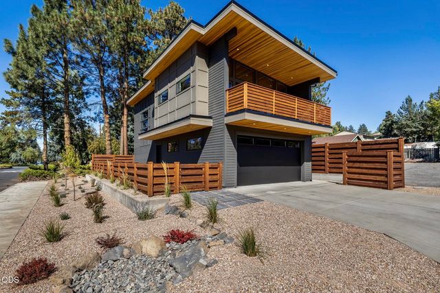 1530 NE 6th Street, Bend, OR 97701
