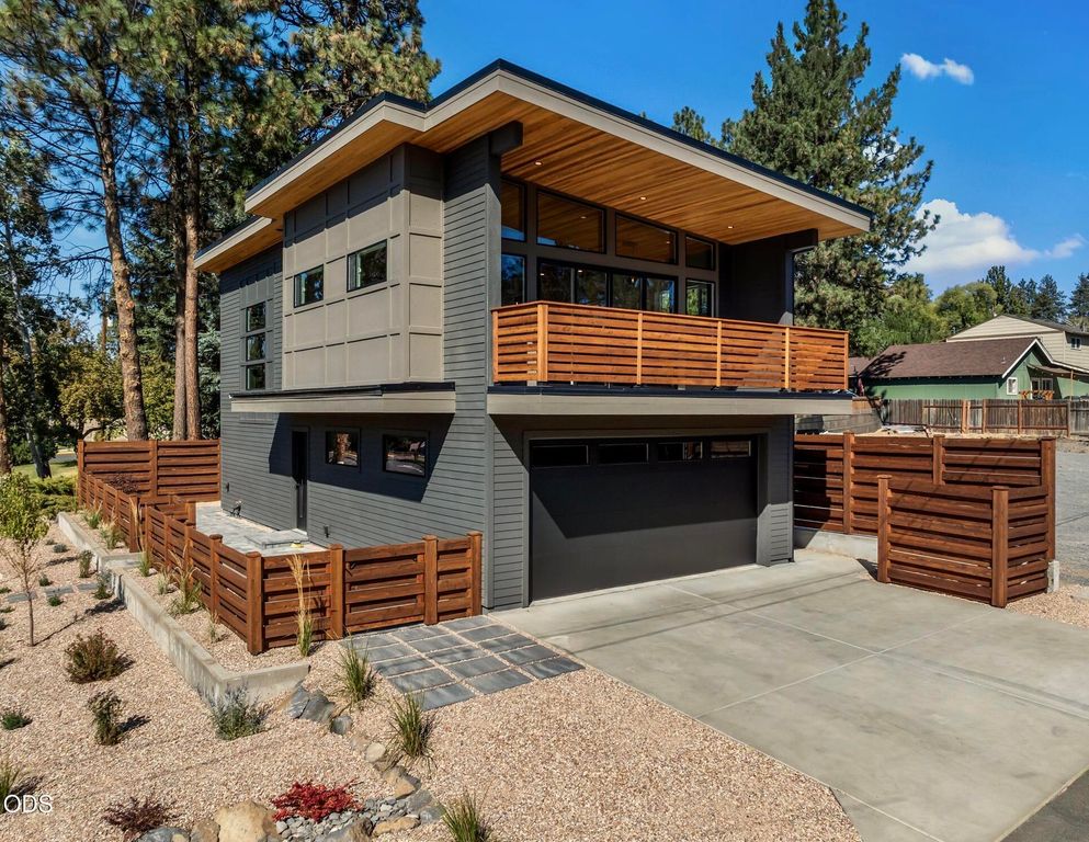 1530 NE 6th Street, Bend, OR 97701