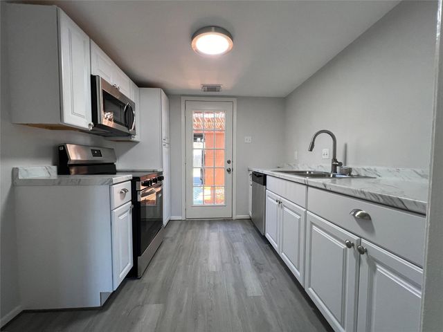 7012 Jetty Lane, Houston, TX 77072