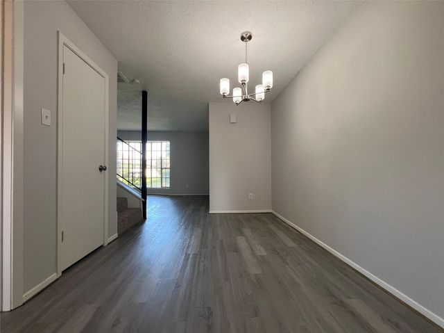 7012 Jetty Lane, Houston, TX 77072