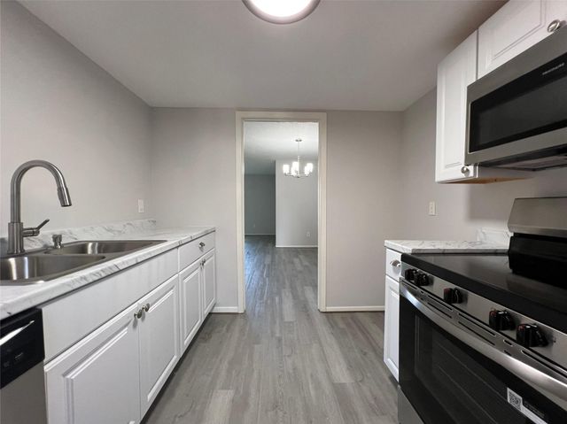 7012 Jetty Lane, Houston, TX 77072