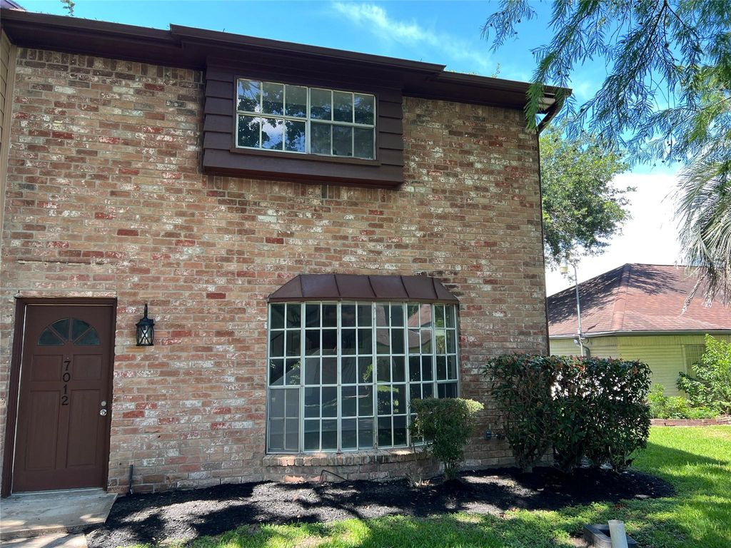 7012 Jetty Lane, Houston, TX 77072