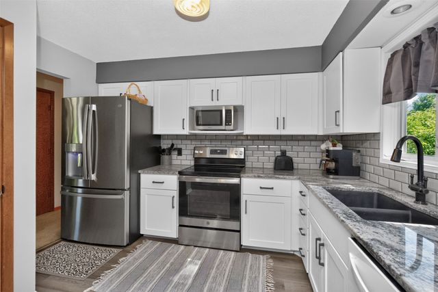 1201 SE Michael Drive, Ankeny, IA 50021