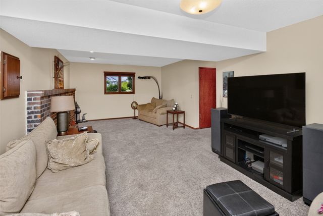 1201 SE Michael Drive, Ankeny, IA 50021