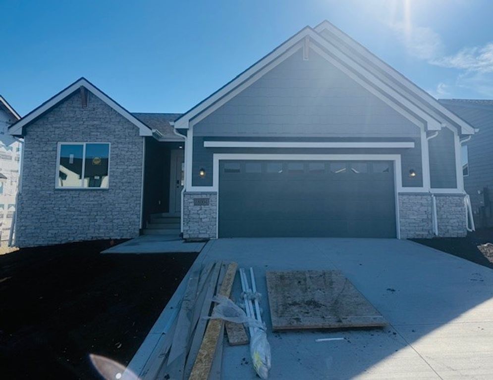 18004 Alpine Drive, Clive, IA 50325