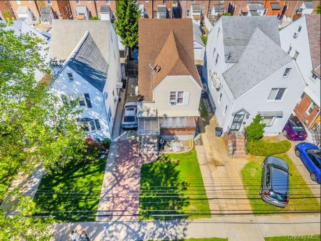 8926 210th Street, Queens Village, NY 11427