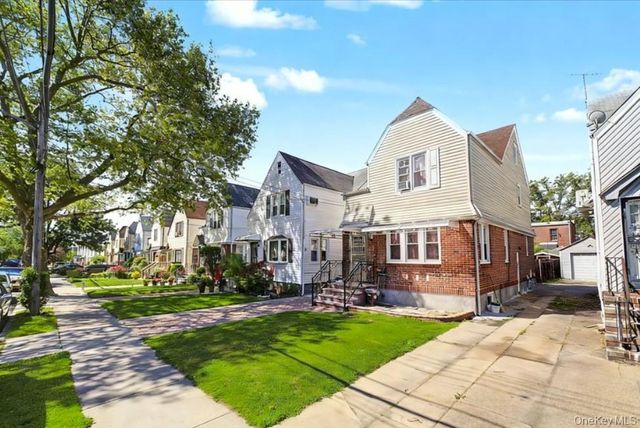 8926 210th Street, Queens Village, NY 11427