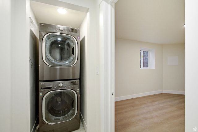 1358 E MAPLEWOOD DR, Murray, UT 84121