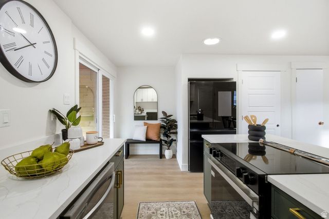 1358 E MAPLEWOOD DR, Murray, UT 84121