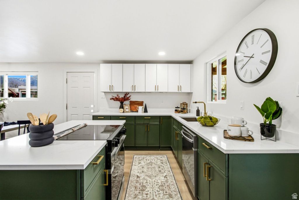 1358 E MAPLEWOOD DR, Murray, UT 84121