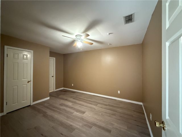 1818 Rodd Field E2, Corpus Christi, TX 78412