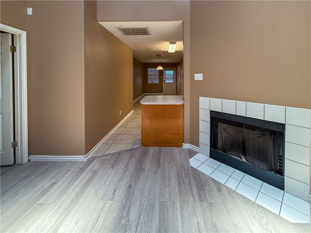 1818 Rodd Field E2, Corpus Christi, TX 78412