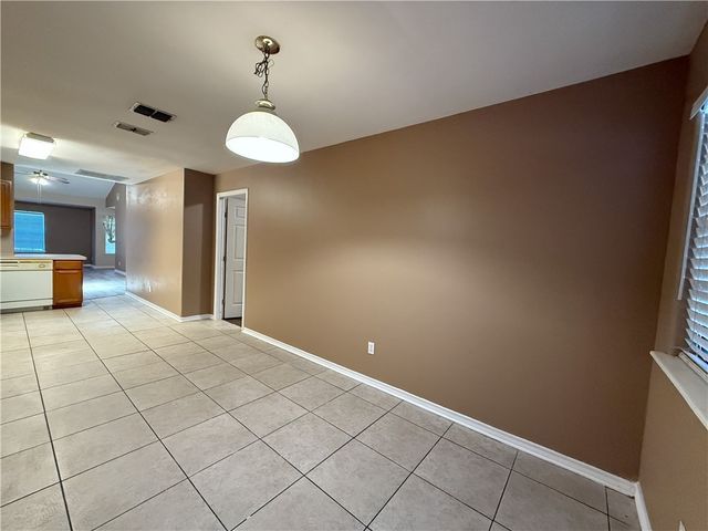 1818 Rodd Field E2, Corpus Christi, TX 78412