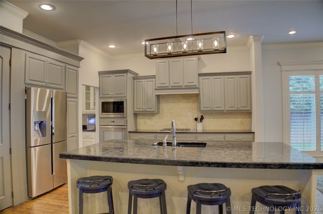 9483 E 106th Place S, Tulsa, OK 74133