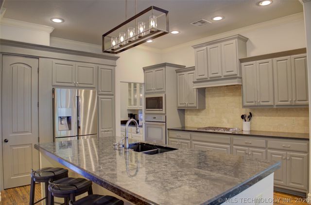 9483 E 106th Place S, Tulsa, OK 74133