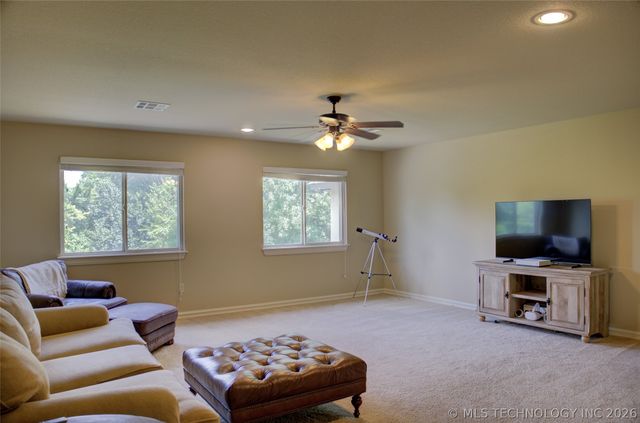 9483 E 106th Place S, Tulsa, OK 74133