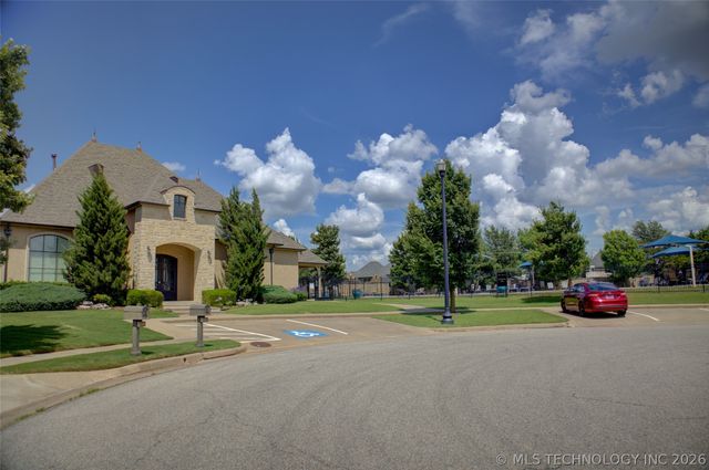 9483 E 106th Place S, Tulsa, OK 74133