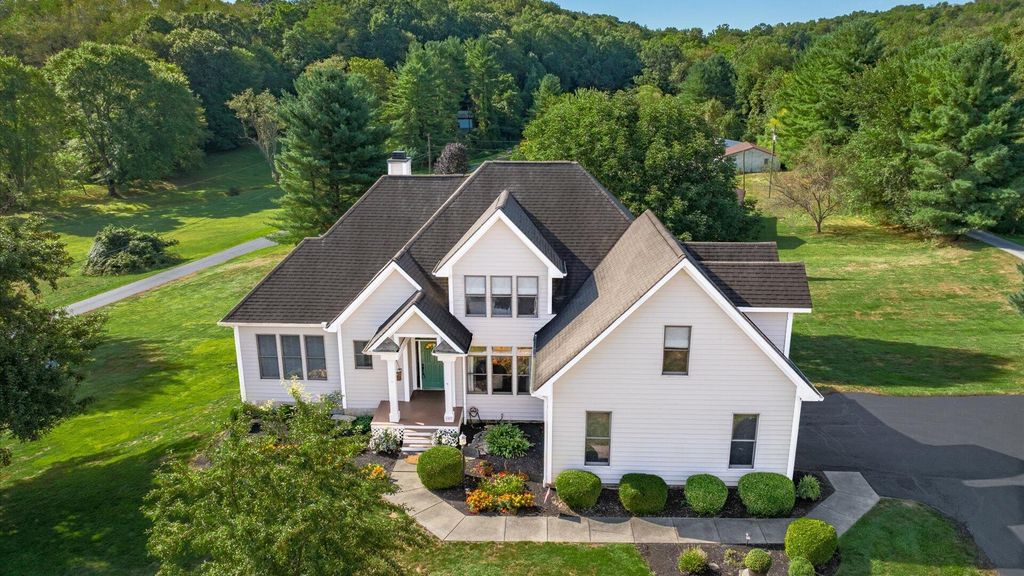 153 Marlyn Drive NE, Newark, OH 43055