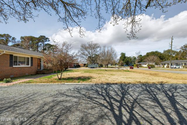 118 Jamaica Drive, Wilmington, NC 28401