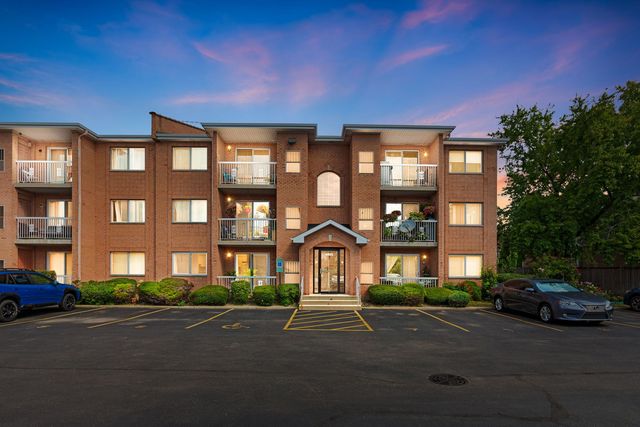 4201 Quinlan Road 102B, Glenview, IL 60025