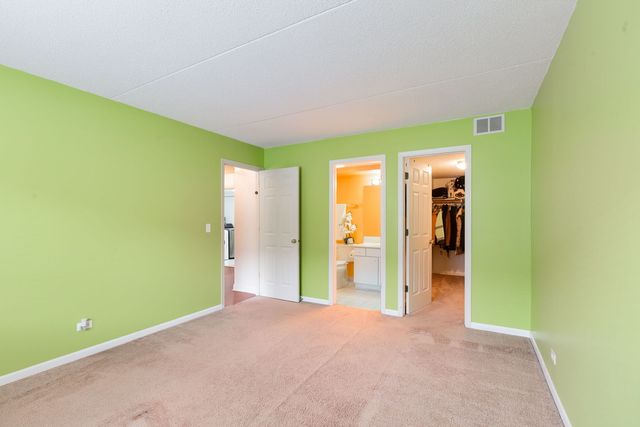 4201 Quinlan Road 102B, Glenview, IL 60025