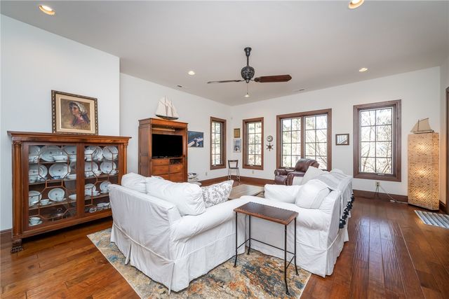 215 Long Ridge Road, Sunset, SC 29685