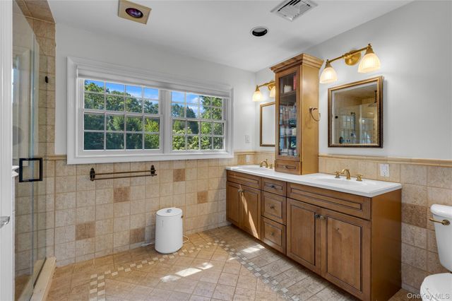14 Whistler Hill Lane, Huntington, NY 11743
