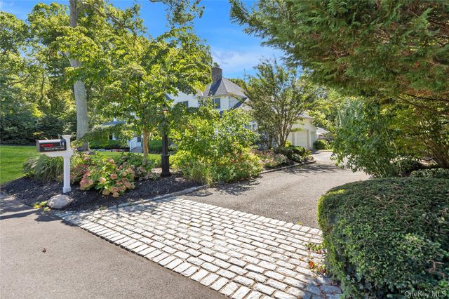 14 Whistler Hill Lane, Huntington, NY 11743