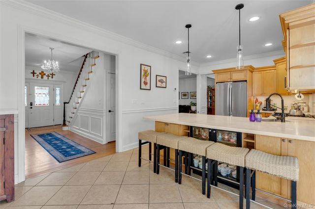 14 Whistler Hill Lane, Huntington, NY 11743