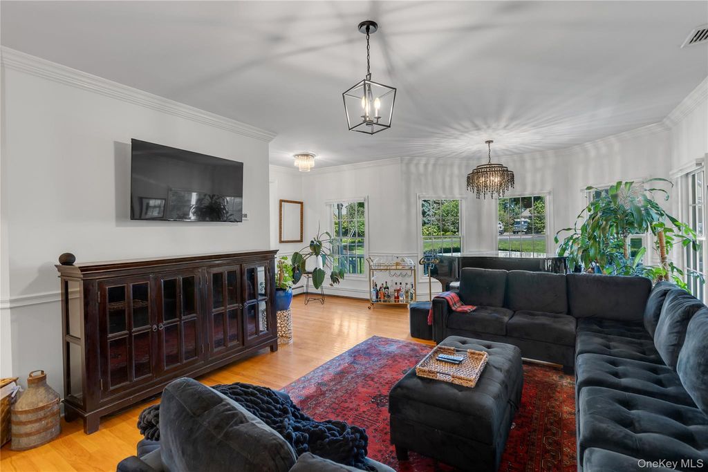 14 Whistler Hill Lane, Huntington, NY 11743 — photo 5