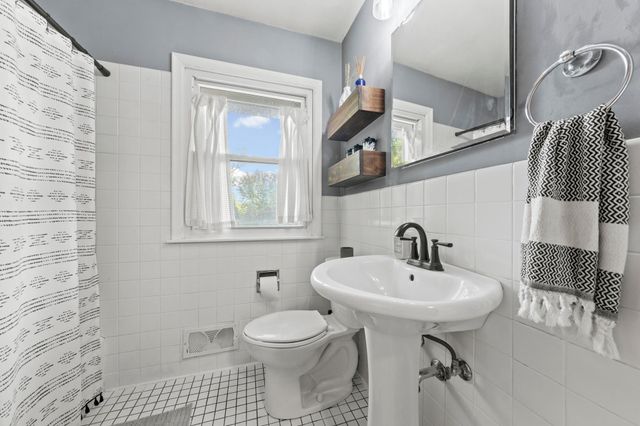 4625 Oxborough Lane, Bloomington, MN 55437