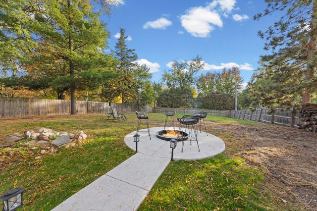 4625 Oxborough Lane, Bloomington, MN 55437