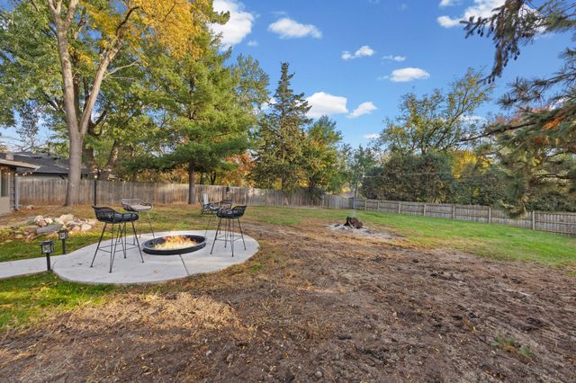 4625 Oxborough Lane, Bloomington, MN 55437