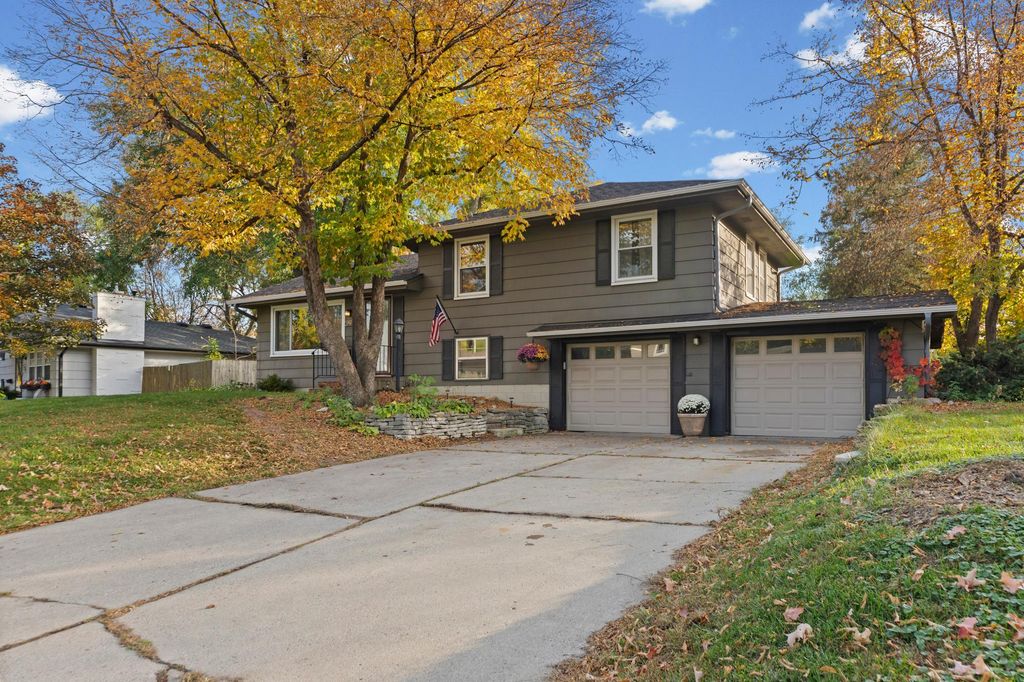 4625 Oxborough Lane, Bloomington, MN 55437 — photo 2