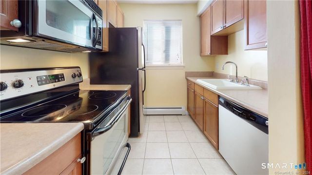 3 Amato Drive B, South Windsor, CT 06074