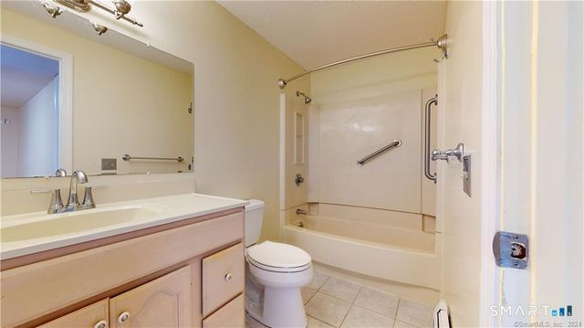 3 Amato Drive B, South Windsor, CT 06074