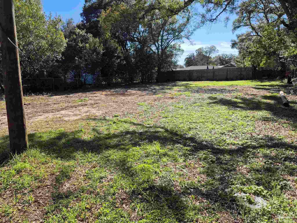 7311 Hayward St, Pensacola, FL 32526