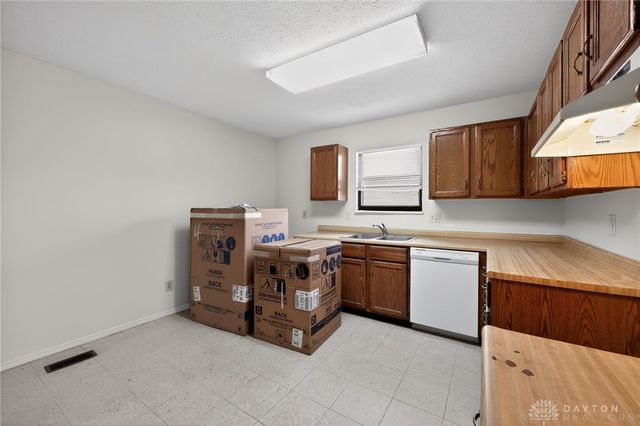 5940 Timbergate Trail, Huber Heights, OH 45424