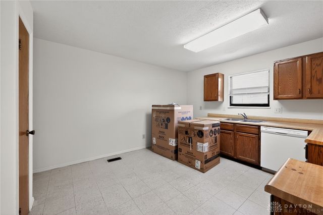 5940 Timbergate Trail, Huber Heights, OH 45424