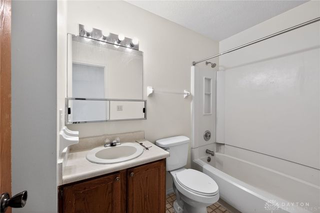 5940 Timbergate Trail, Huber Heights, OH 45424