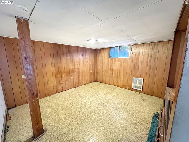 9310 Ne BURTON Rd, Vancouver, WA 98662