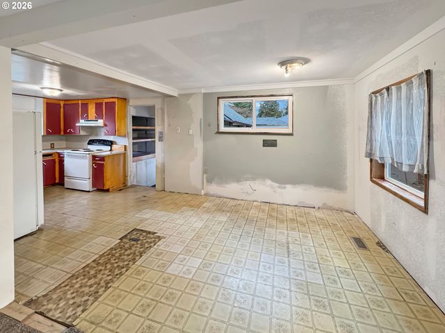 9310 Ne BURTON Rd, Vancouver, WA 98662